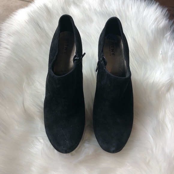 Like new Genuine leather boots ankle booties - Picture 9 of 15